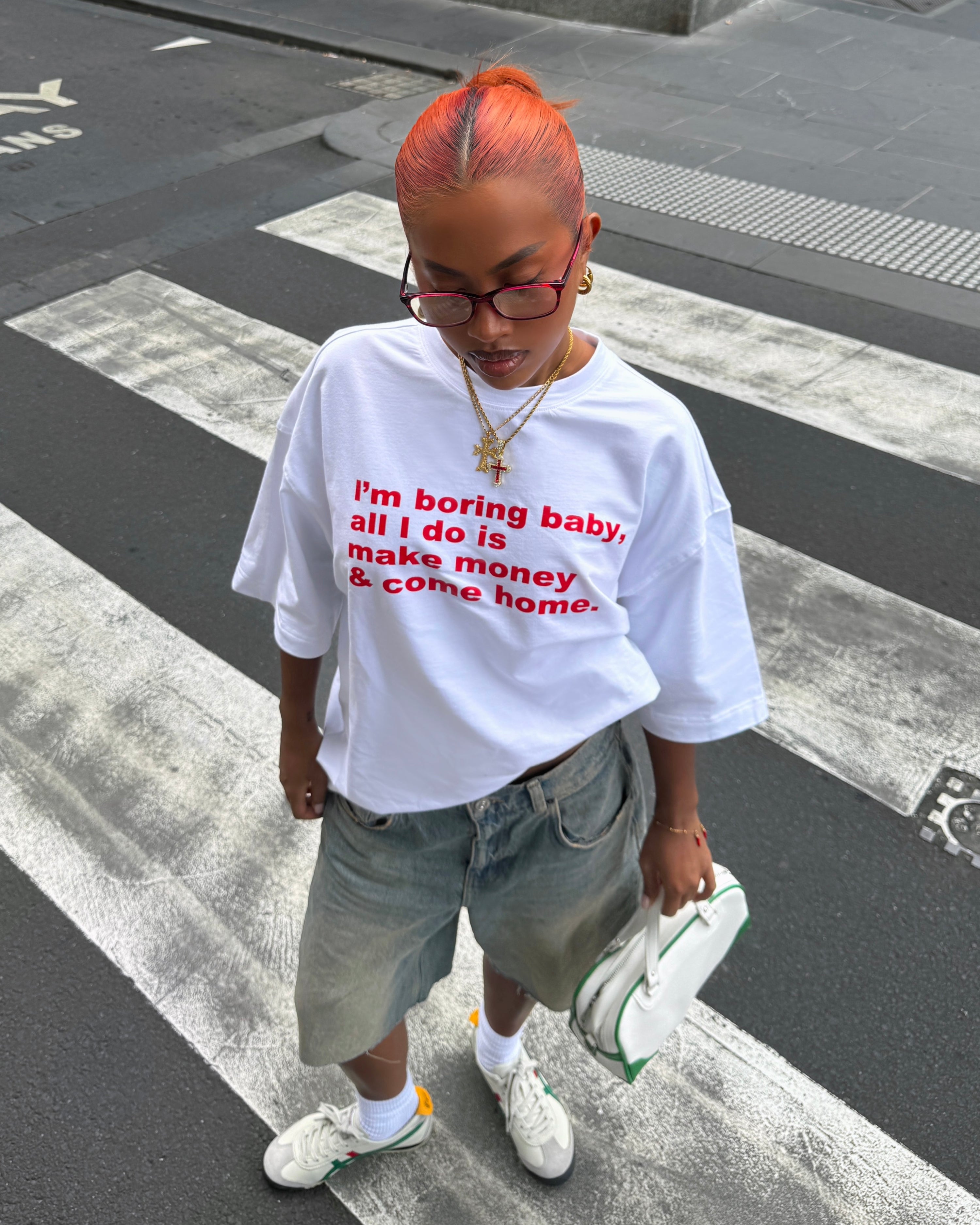 "BORING BABY" TEE - White/red