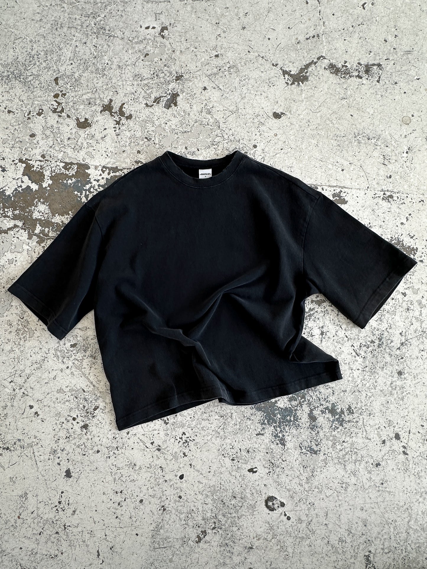 AGED TEE - Black