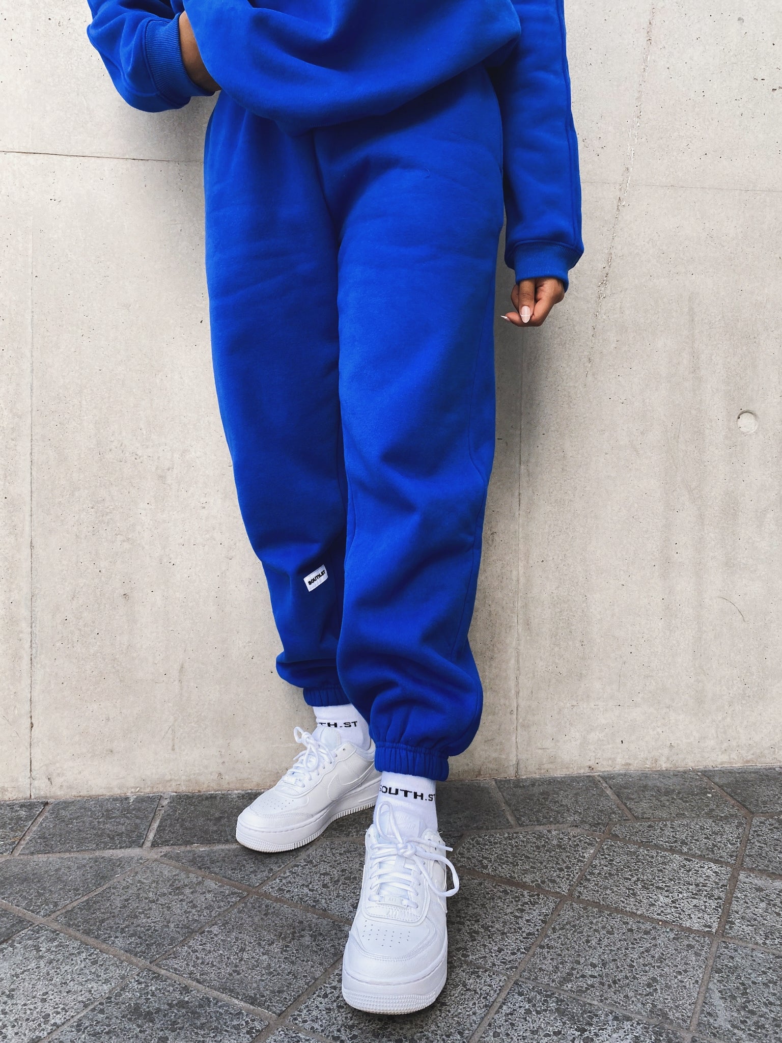 Baggy hot sale sweatpants outfit